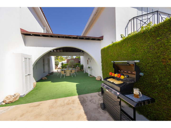 5 Star Villa Holidays ist stolz, die Protaras Villa 1720 präsentieren zu dürfen