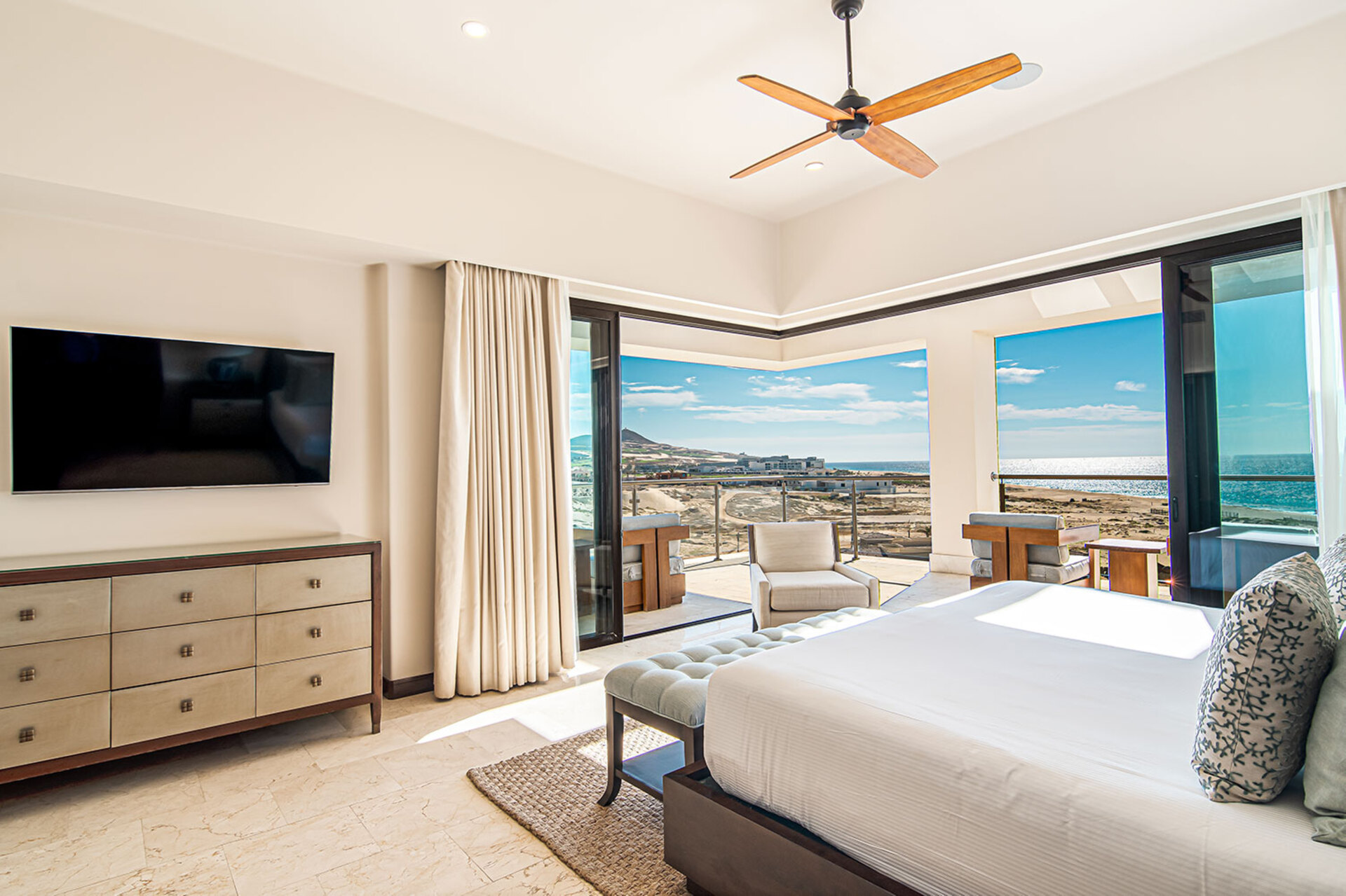 Luxuriöse Oase mit atemberaubendem Blick auf den Pazifik in Cabo San Lucas 1052