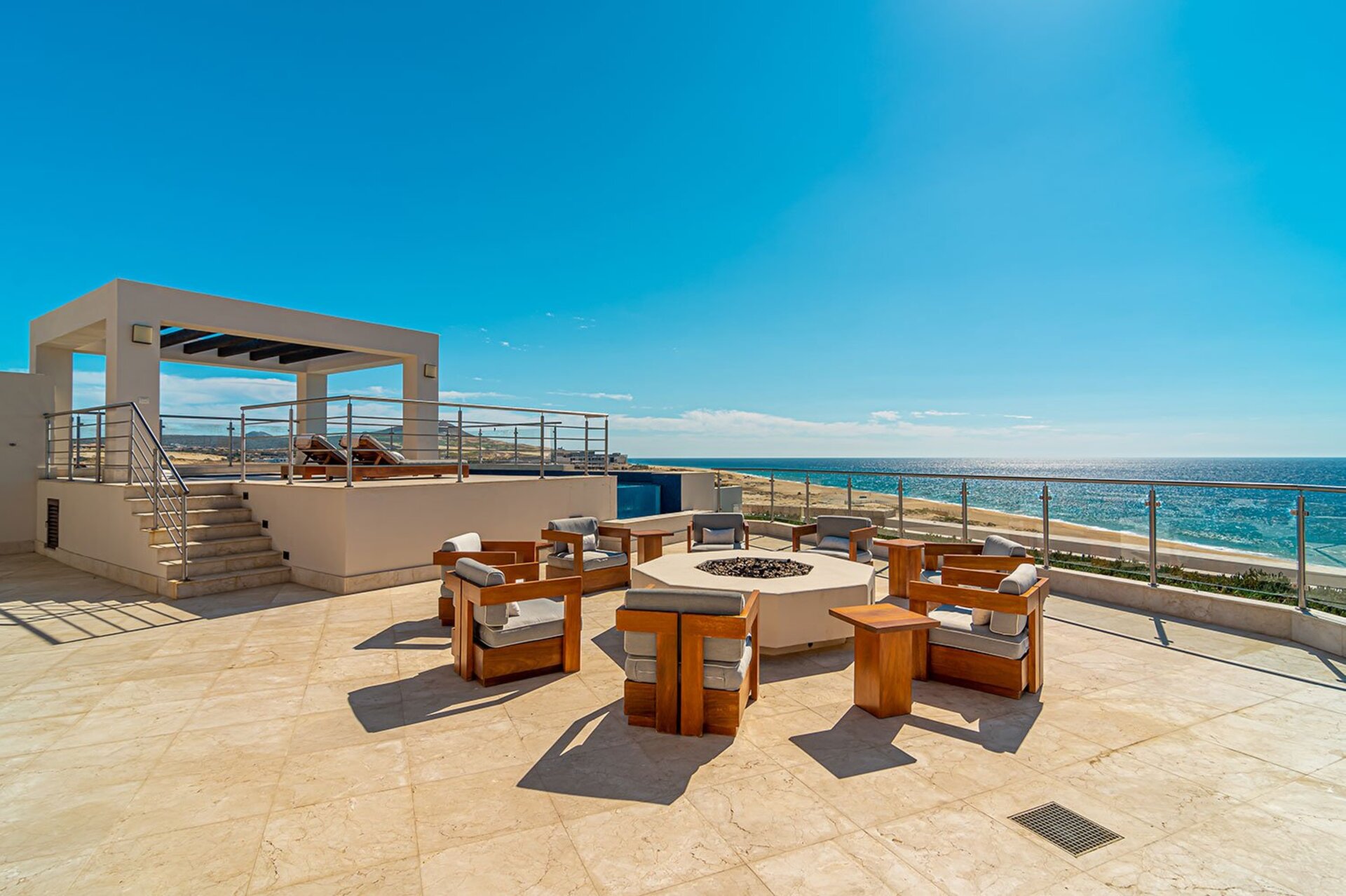 Luxuriöse Oase mit atemberaubendem Blick auf den Pazifik in Cabo San Lucas 1052