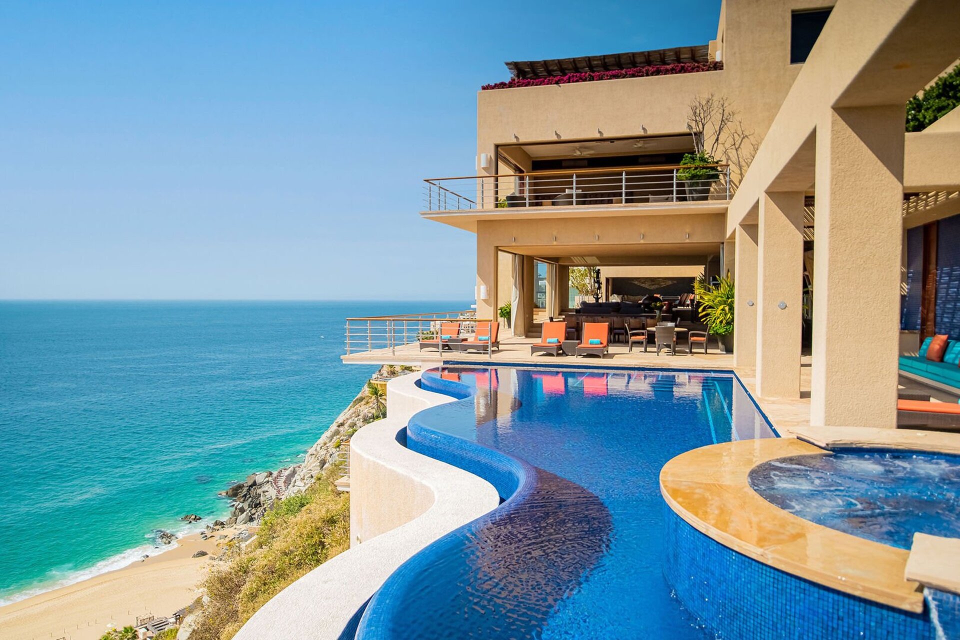 Ultimativer Luxus und unvergessliche Ausblicke erwarten Sie in der Cabo San Lucas Villa 1053