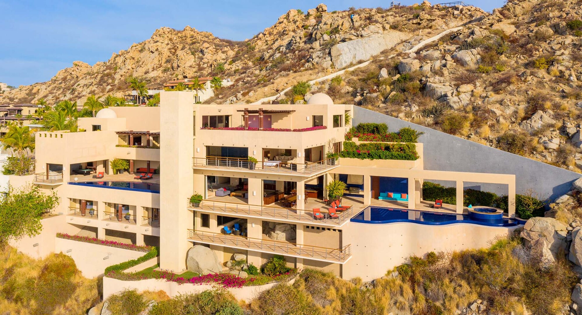Ultimativer Luxus und unvergessliche Ausblicke erwarten Sie in der Cabo San Lucas Villa 1053