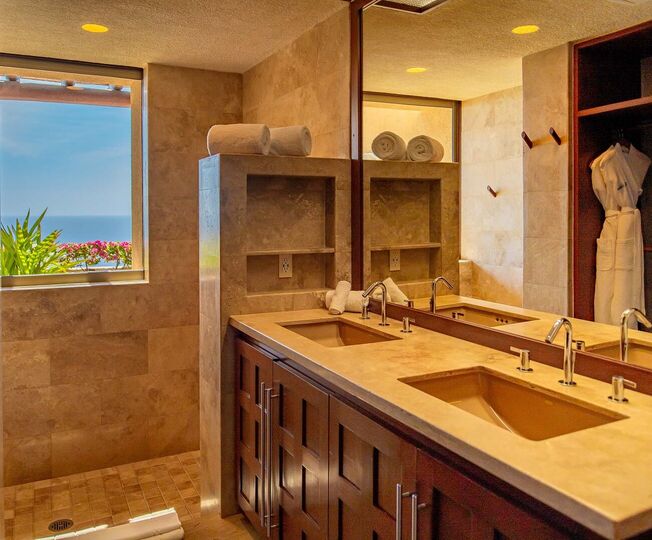 Ultimativer Luxus und unvergessliche Ausblicke erwarten Sie in der Cabo San Lucas Villa 1053