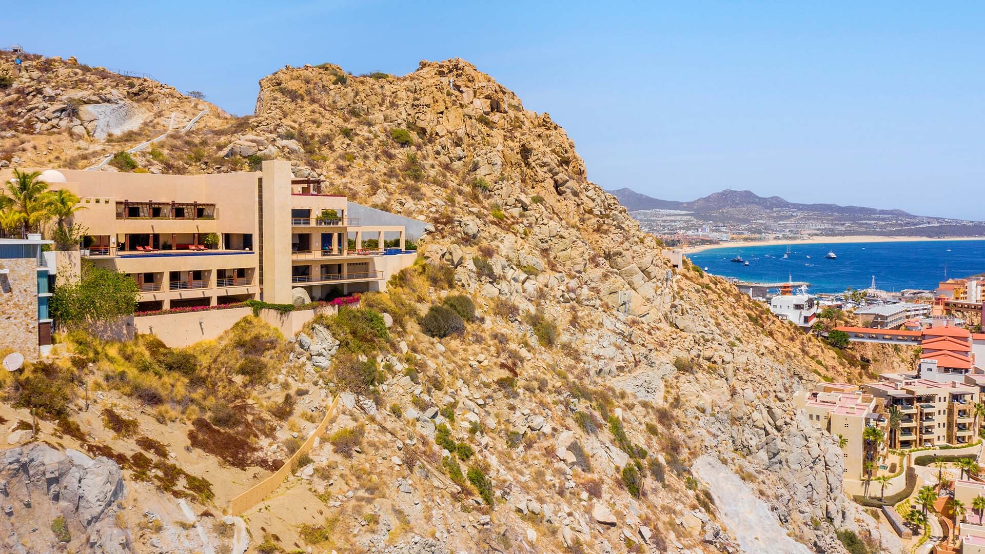 Ultimativer Luxus und unvergessliche Ausblicke erwarten Sie in der Cabo San Lucas Villa 1053