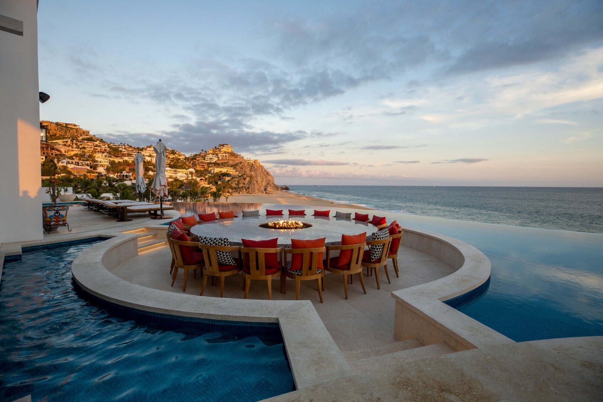 Erleben Sie unvergleichlichen Luxus in der Cabo San Lucas Villa 1055