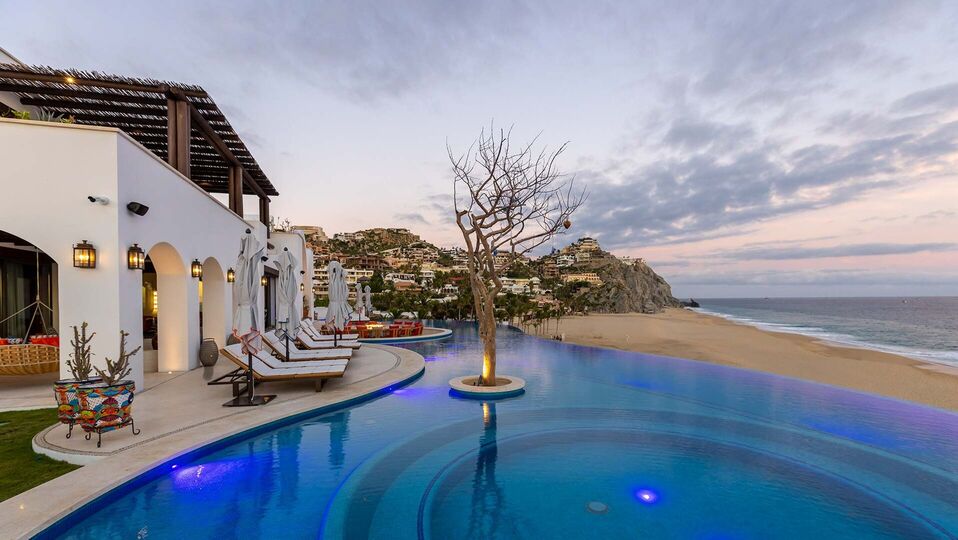 Erleben Sie unvergleichlichen Luxus in der Cabo San Lucas Villa 1055