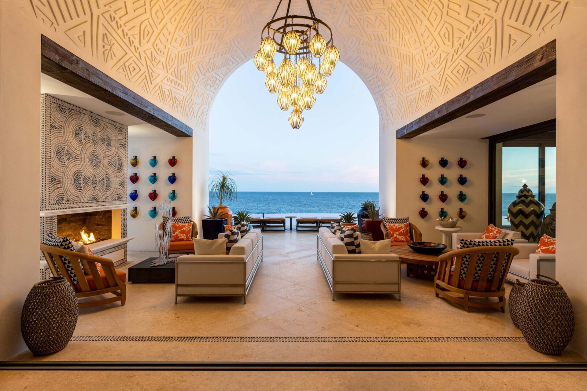 Erleben Sie unvergleichlichen Luxus in der Cabo San Lucas Villa 1055