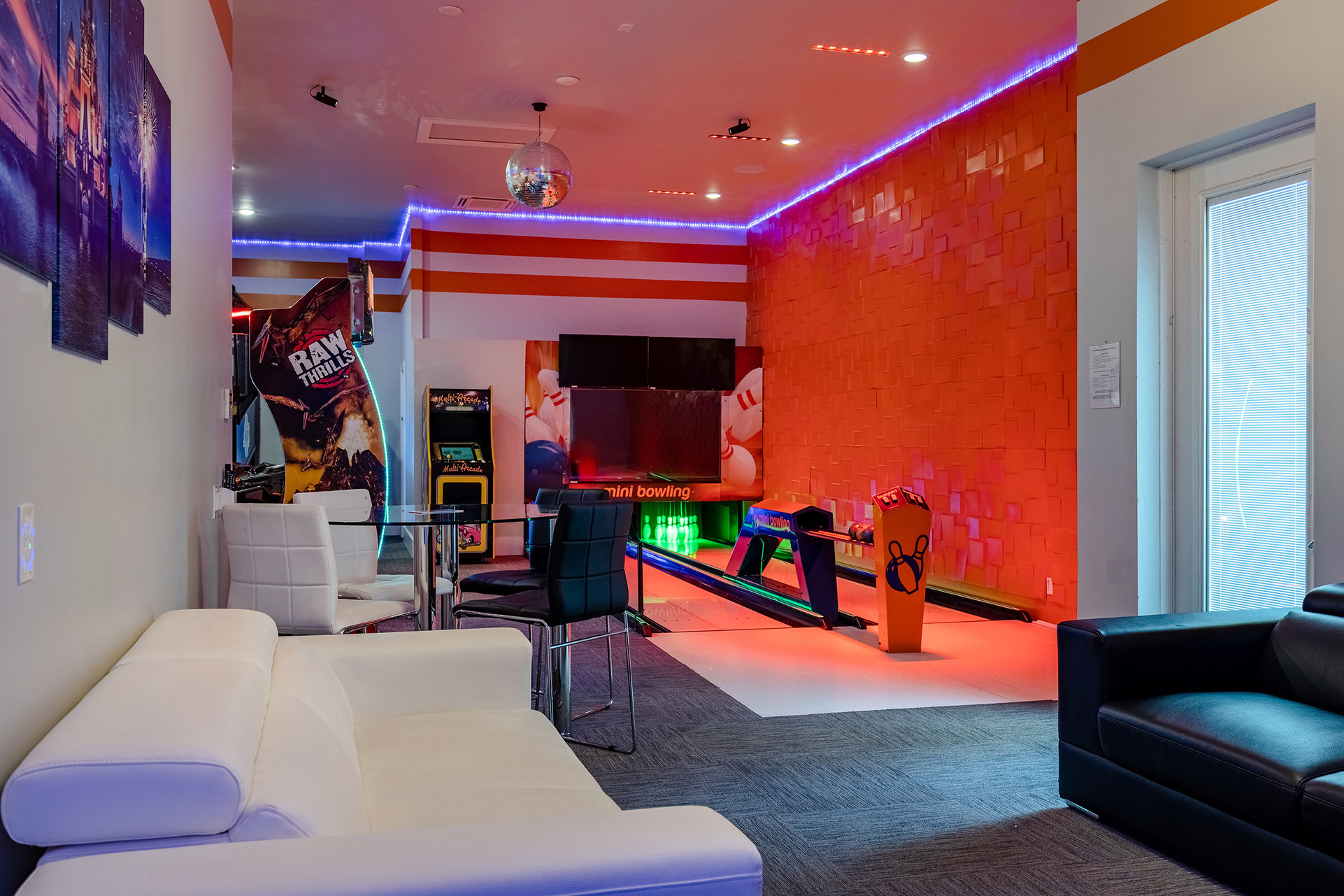 Welcome to the White House Bowling Alley and Arcade