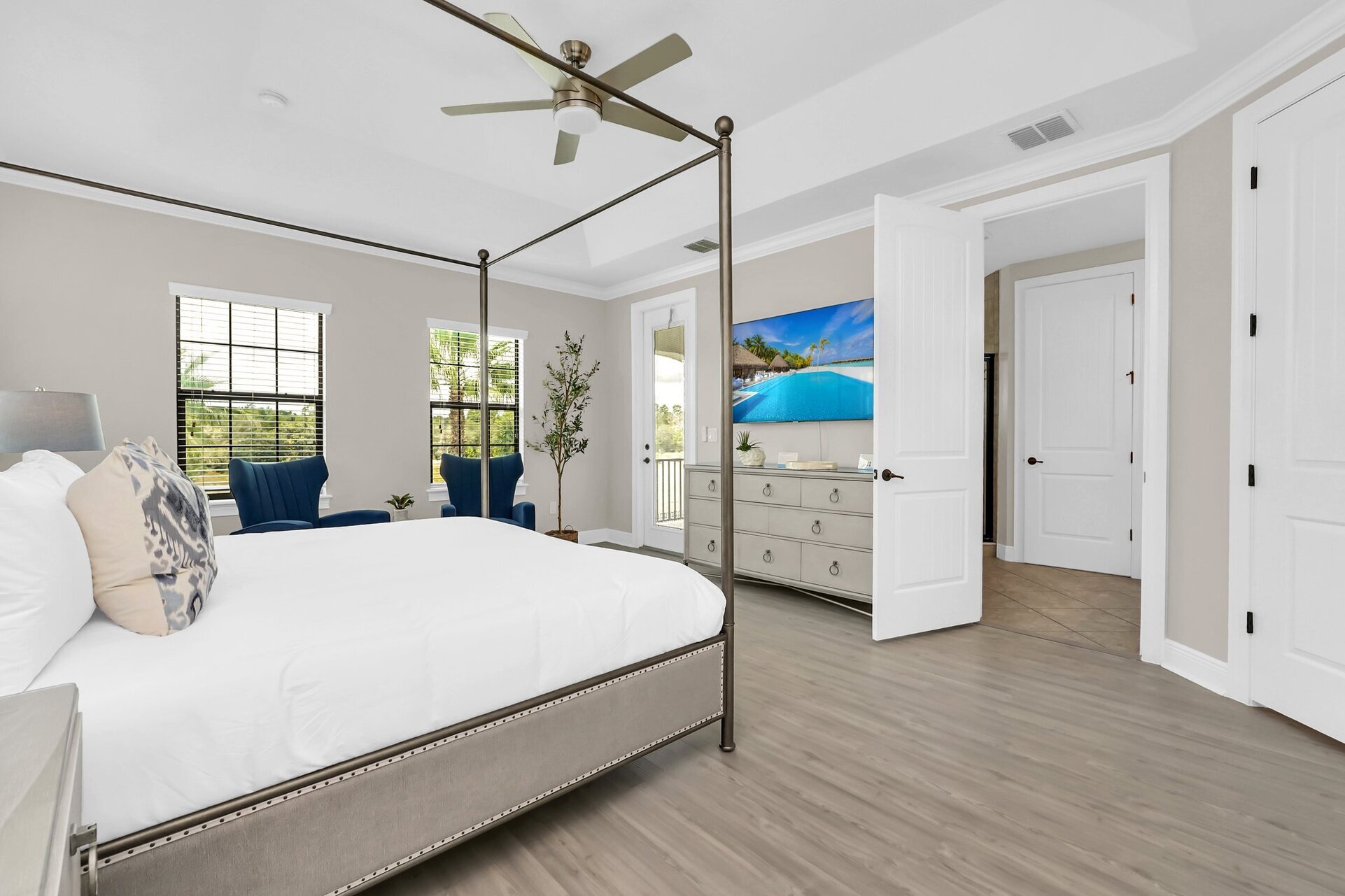 This room also has a private balcony