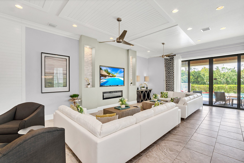 Relax and catch your favorite TV show in the 80-inch SMART TV
(Disclaimer: Fireplace(s) not allowed for guest use, homeowner use only)