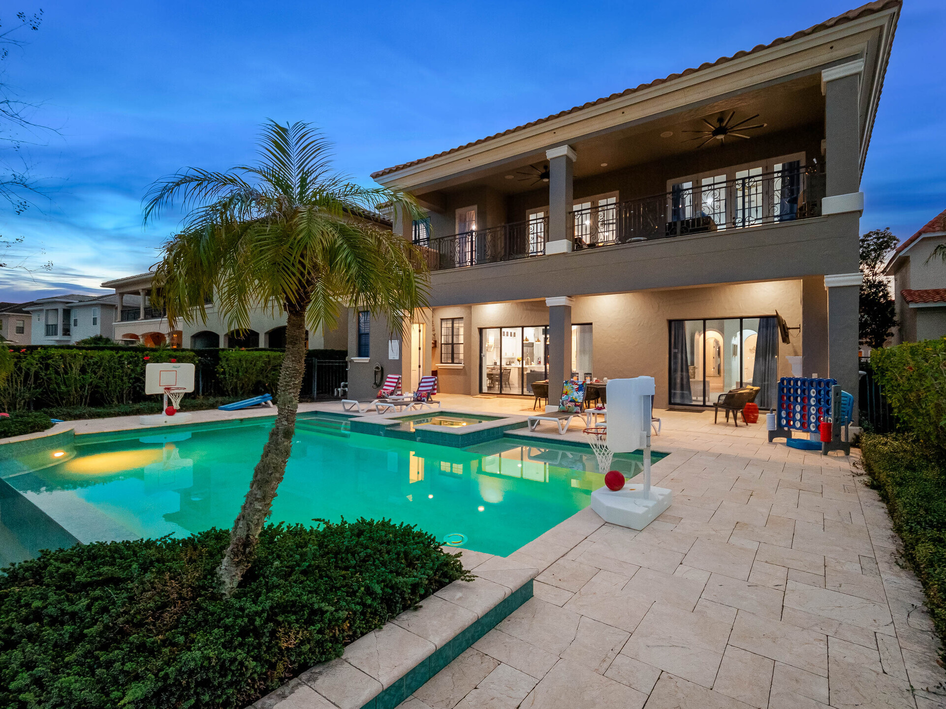 Modernes Juwel mit 6 Schlafzimmern in Orlando, 6543