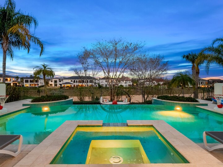 Modernes Juwel mit 6 Schlafzimmern in Orlando, 6543