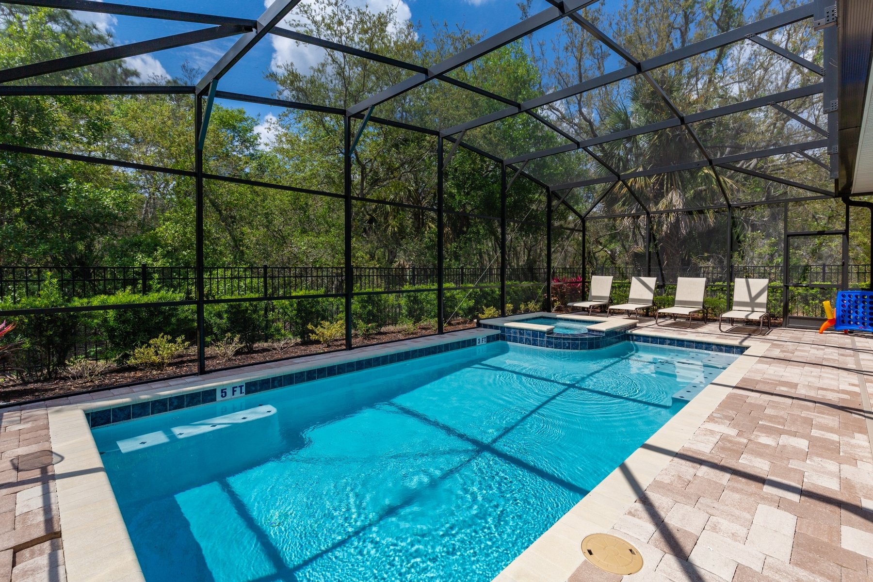 Enjoy the privacy of the nature conservation