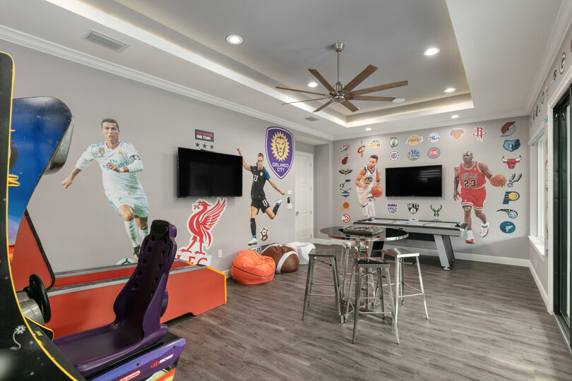 Play surrounded by your favorite sports teams