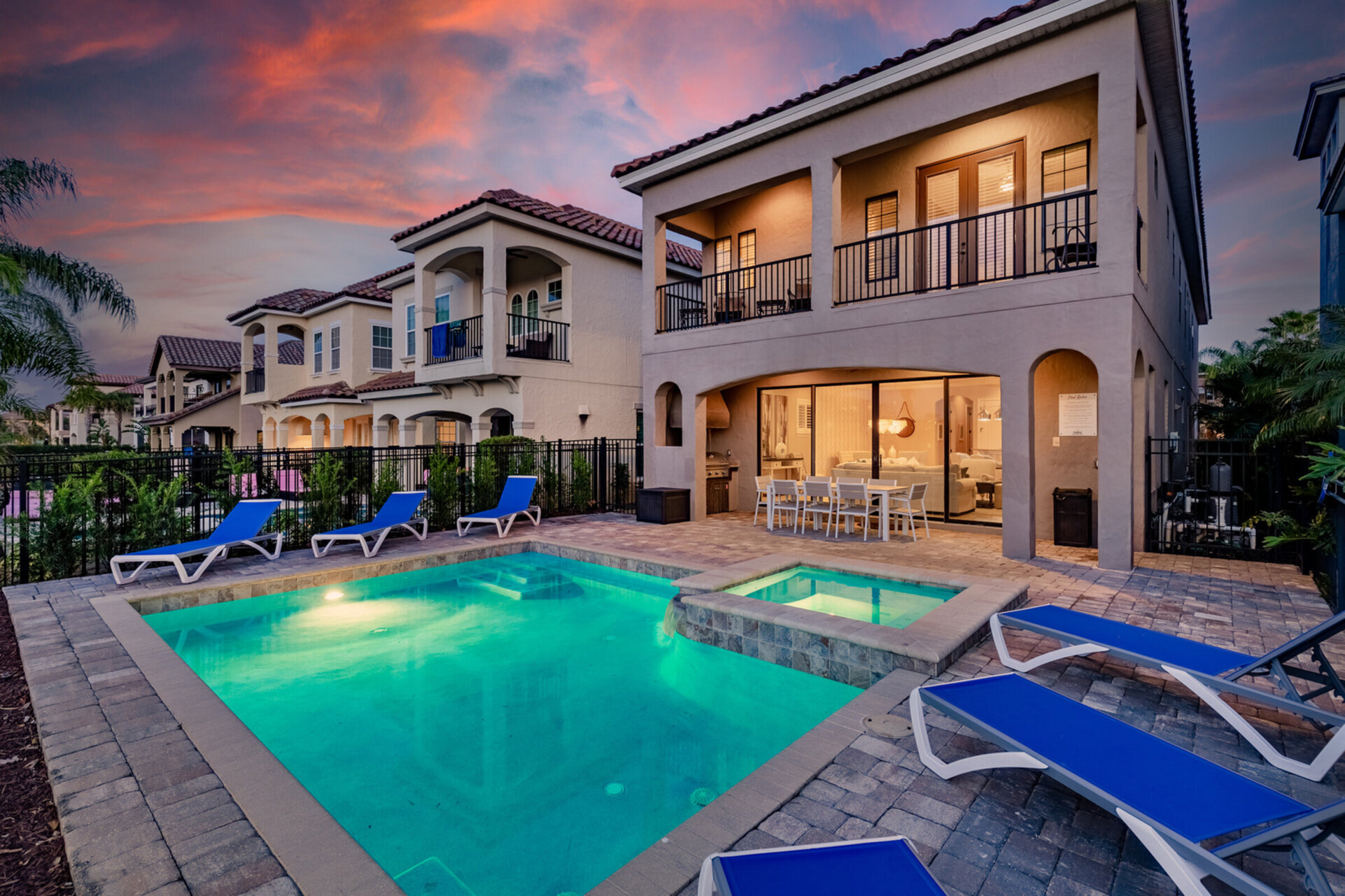 Enjoy magical evenings by the pool