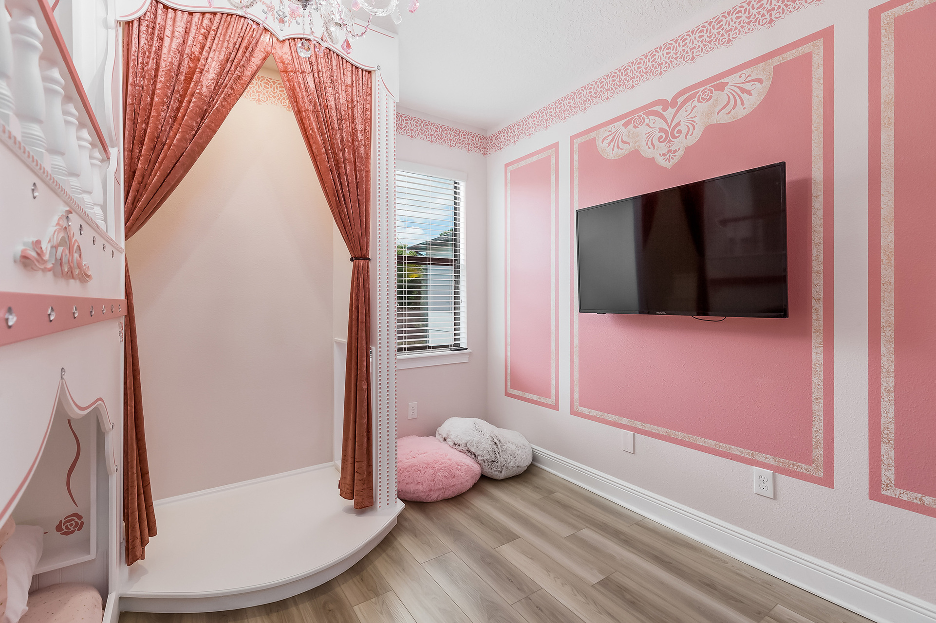 Kids bedroom comes with SMART TV