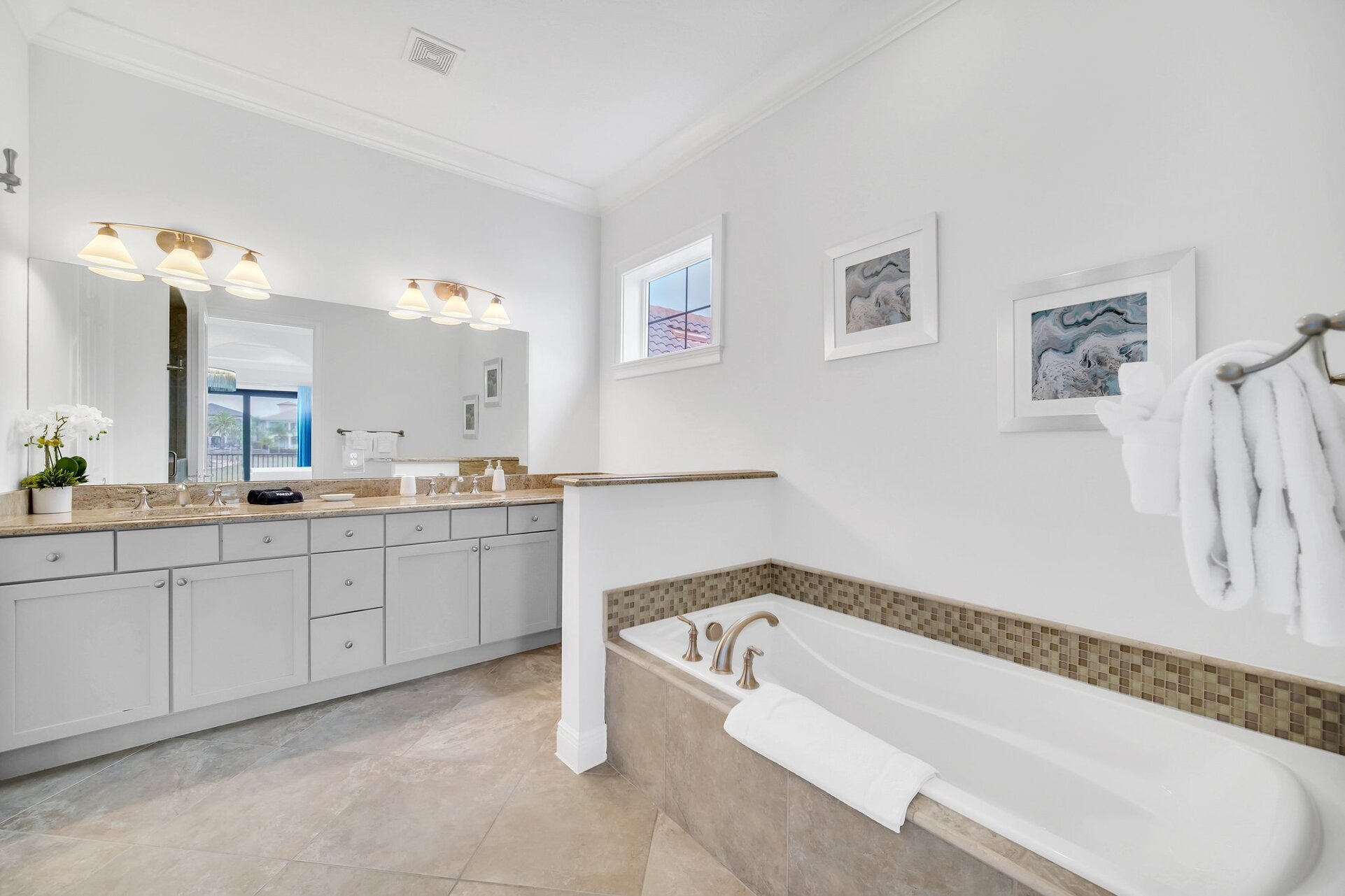 Enjoy the ultimate relaxation in the en suite, featuring a luxurious bathtub for indulgent moments of self-care.