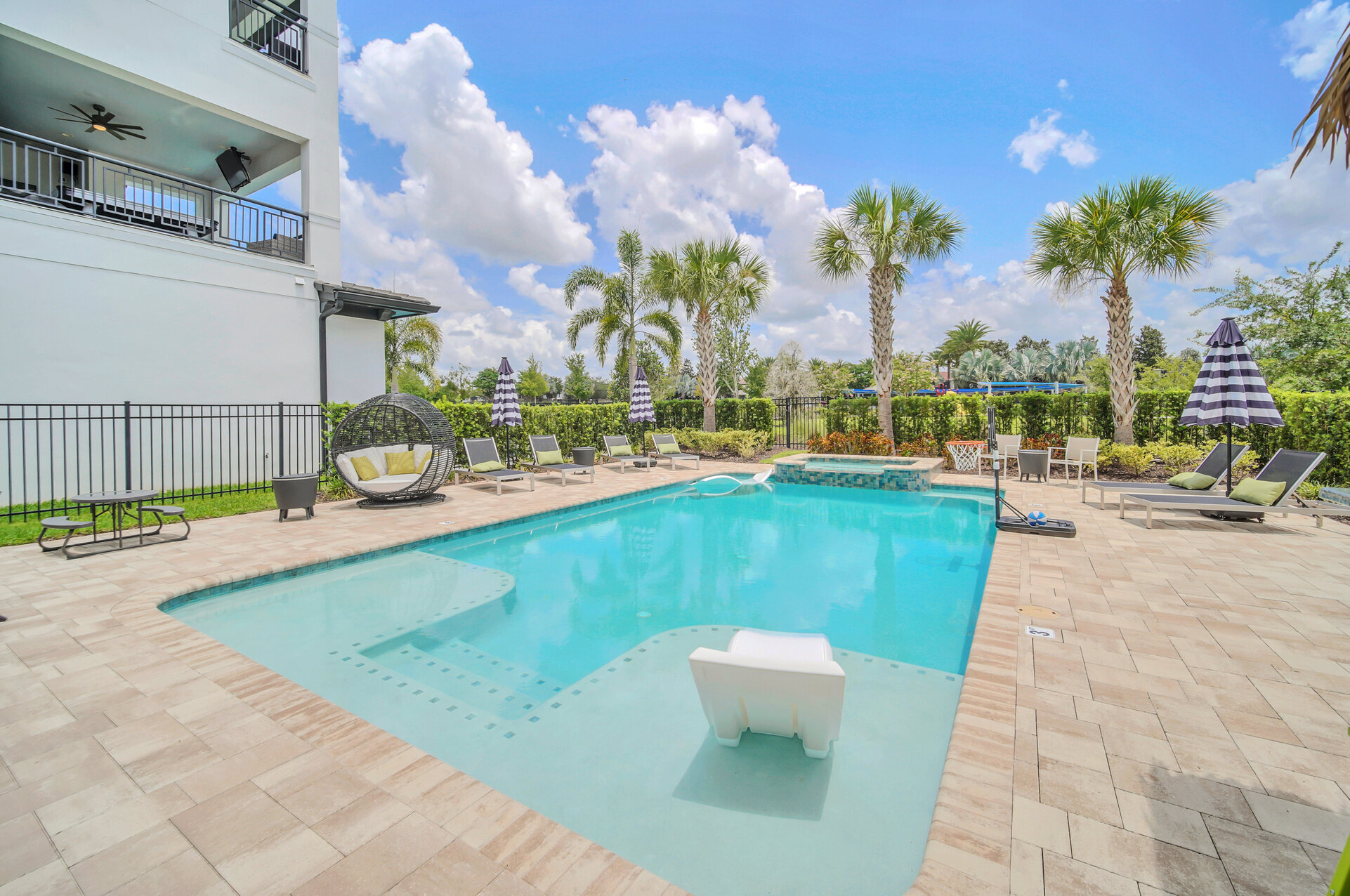 Luxuriöse Villa mit 6 Schlafzimmern in Orlando Oasis, 6635