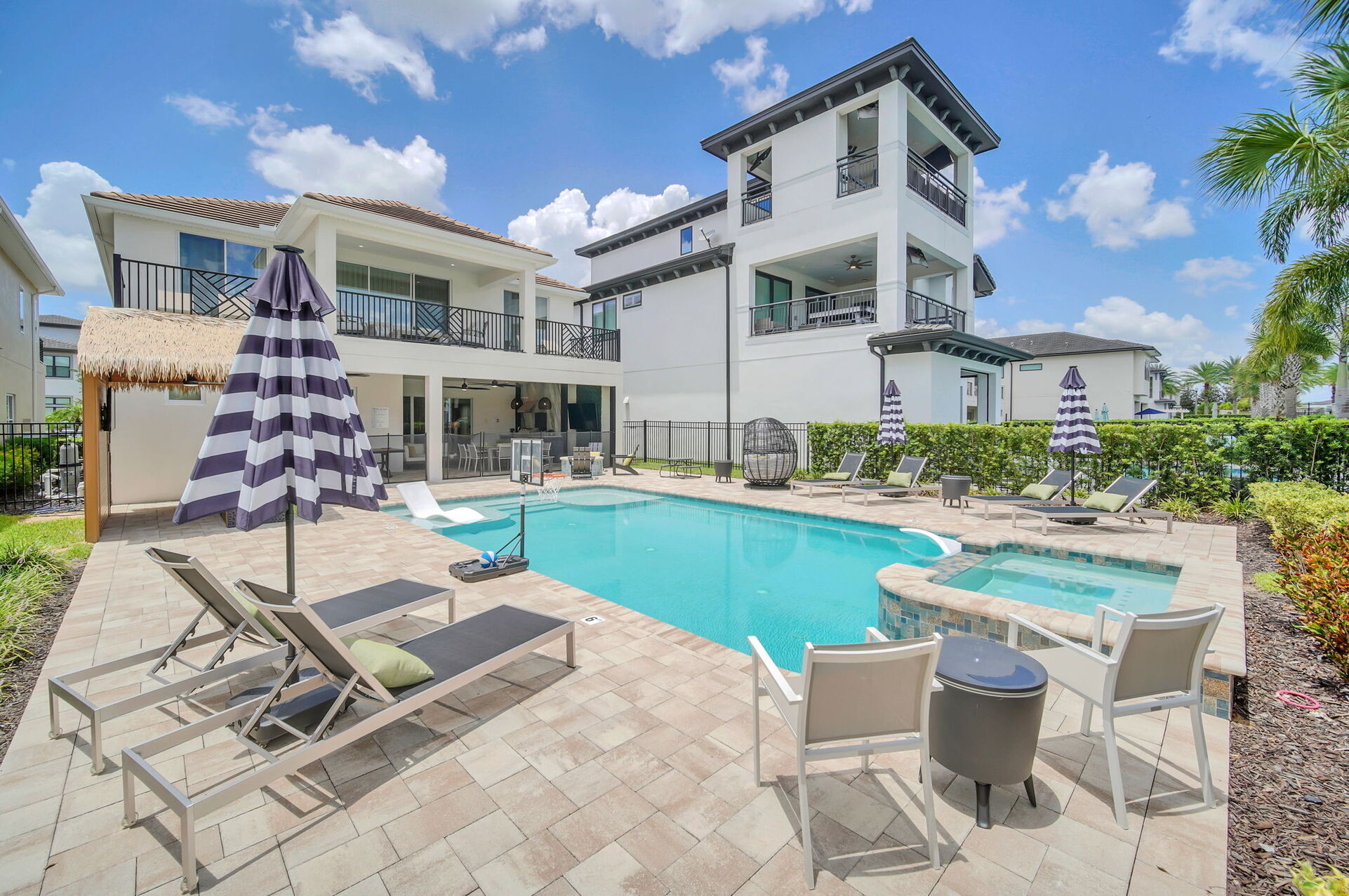 Luxuriöse Villa mit 6 Schlafzimmern in Orlando Oasis, 6635