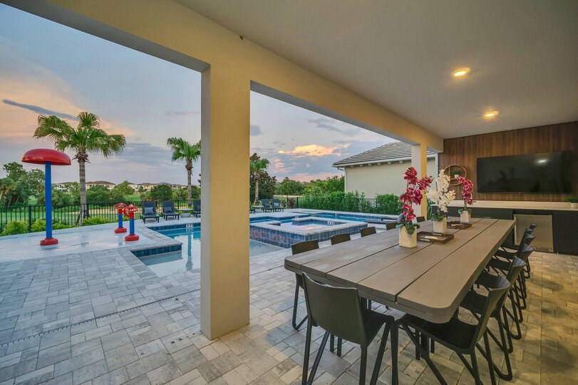 Entspannen Sie sich stilvoll in diesem 13 Schlafzimmer umfassenden Orlando Mansion 6636