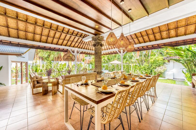 Seminyak Villa 2248: Luxuriöser tropischer Rückzugsort in Seminyak
