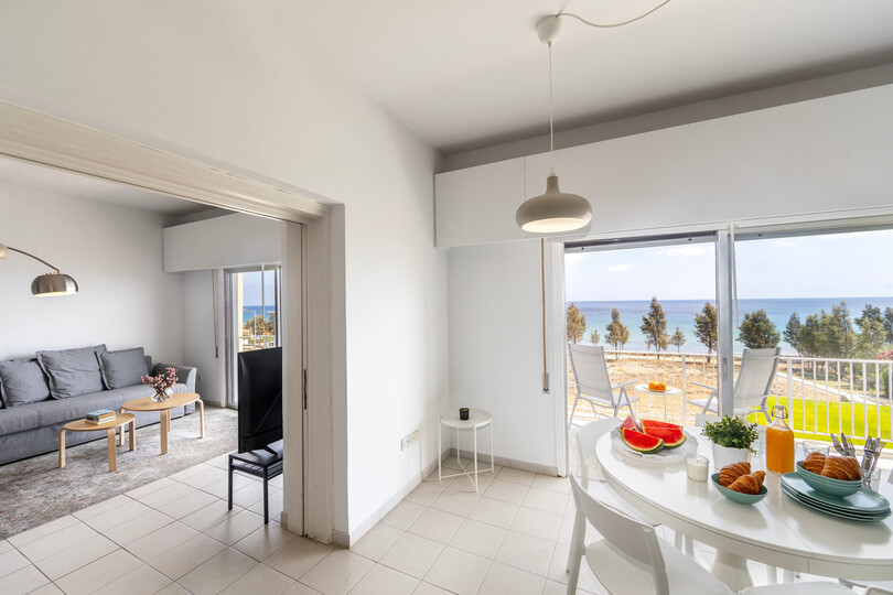 Moderne H2O Suite in der Nähe des Strandes von Ayia Triada