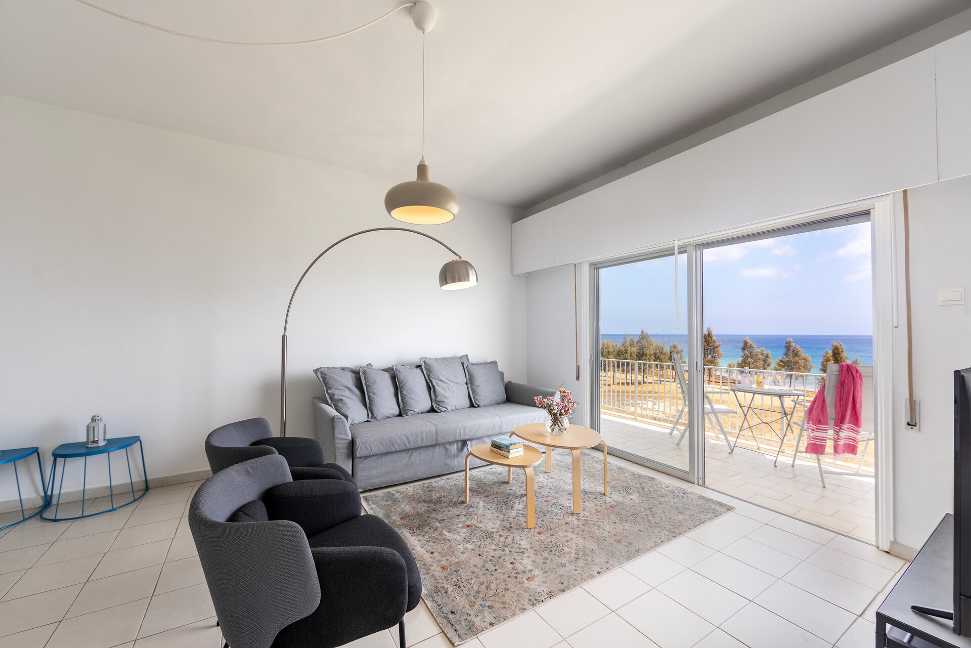 Moderne H2O Suite in der Nähe des Strandes von Ayia Triada