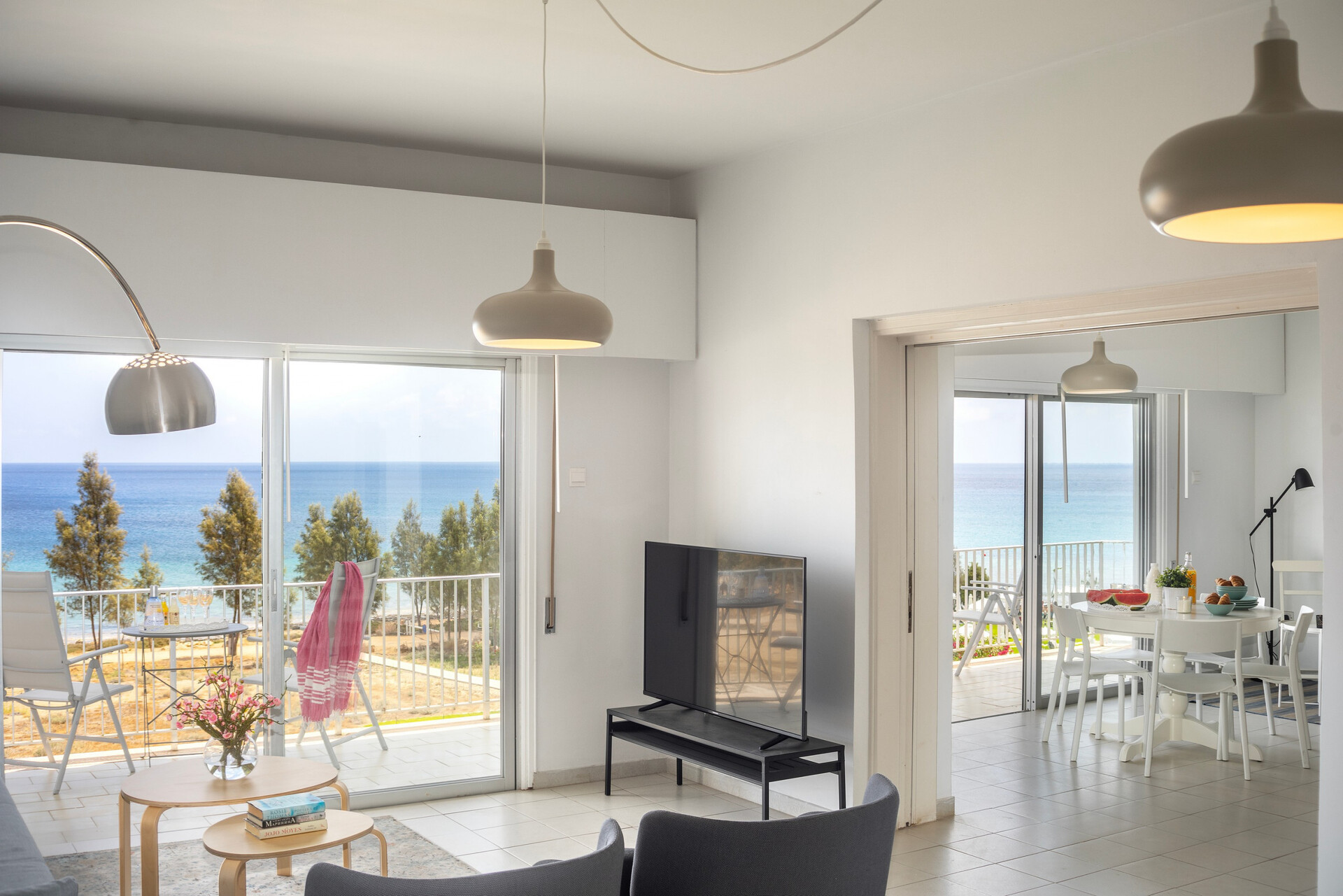 Moderne H2O Suite in der Nähe des Strandes von Ayia Triada