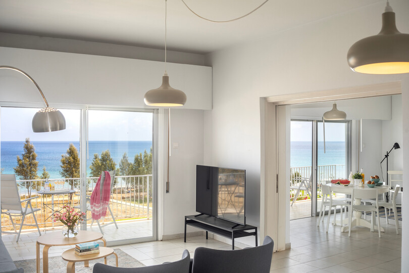 Moderne H2O Suite in der Nähe des Strandes von Ayia Triada