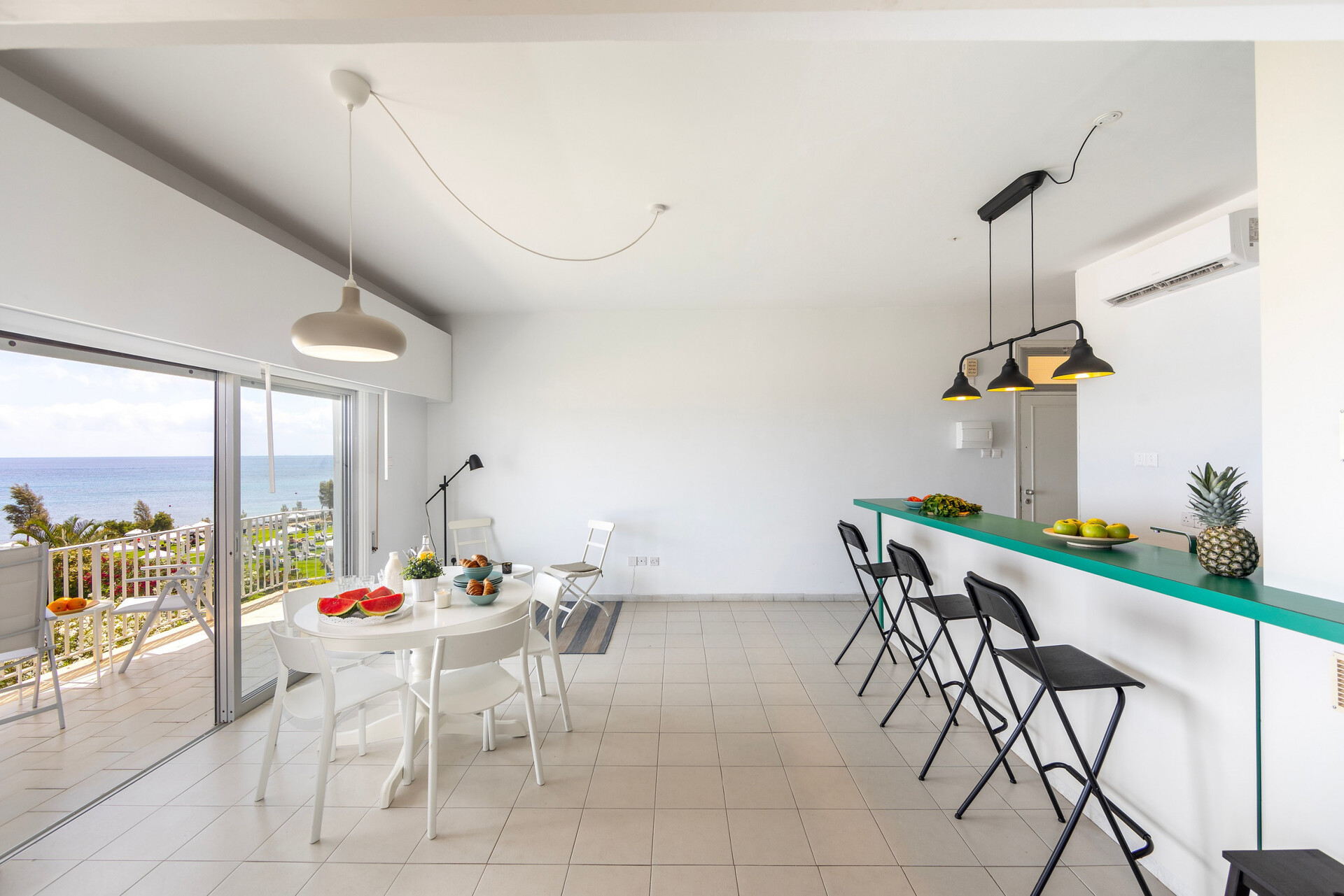 Moderne H2O Suite in der Nähe des Strandes von Ayia Triada