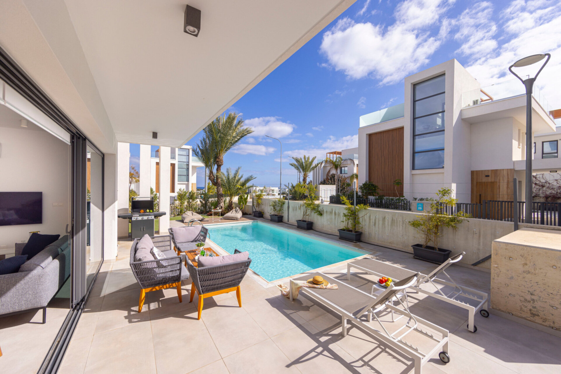Charmante Villa mit 3 Schlafzimmern in Paralimni City, 1589