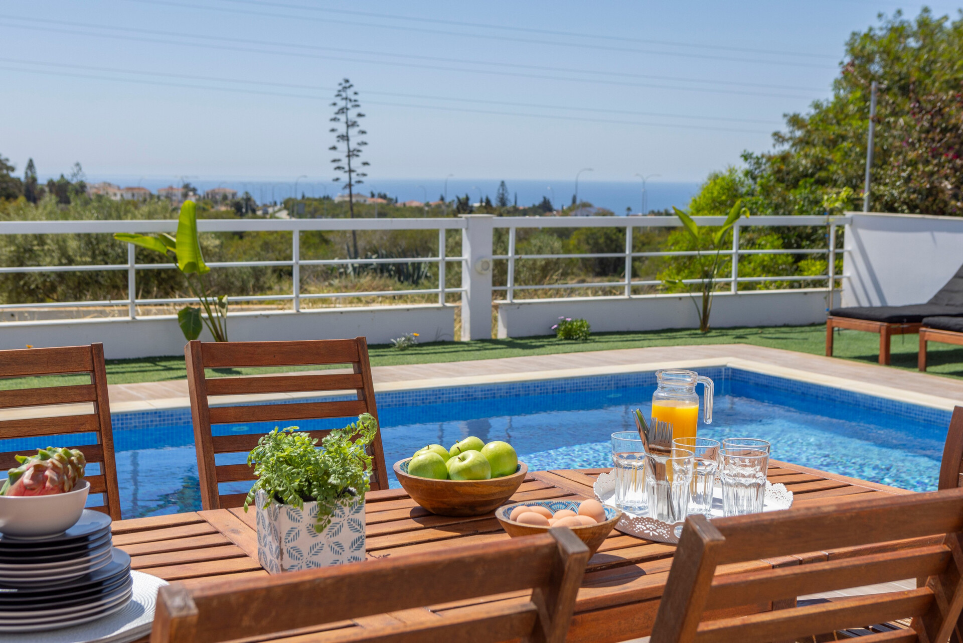 Elegante Villa in Ayia Napa mit privatem Garten, 1395