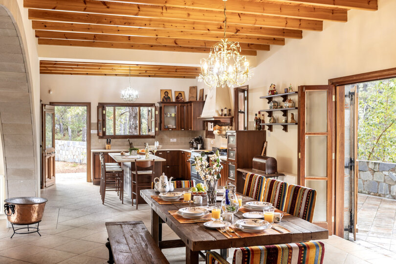 Die bezaubernde Villa mit 4 Schlafzimmern in Pedoulas, 1005