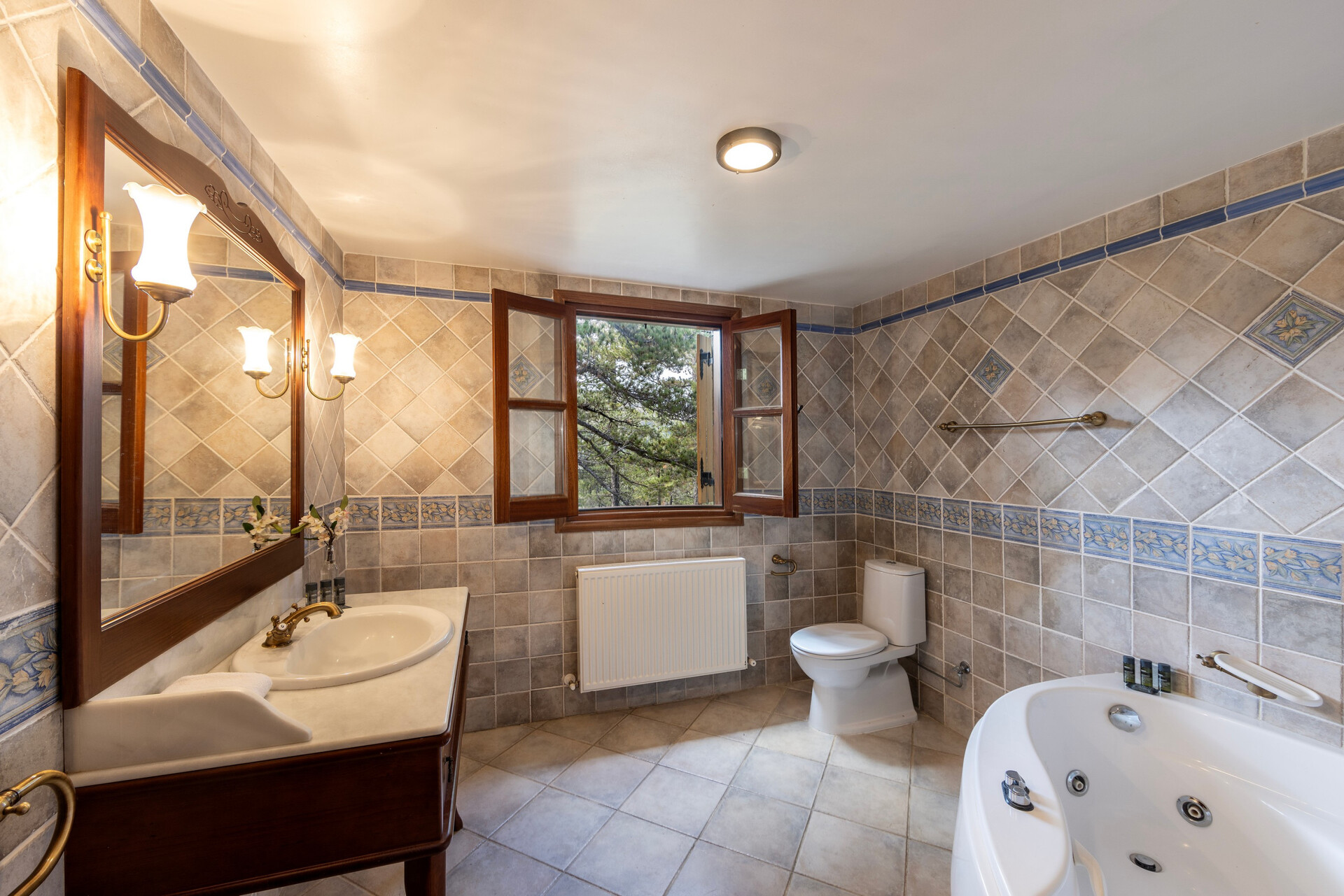 Die bezaubernde Villa mit 4 Schlafzimmern in Pedoulas, 1005