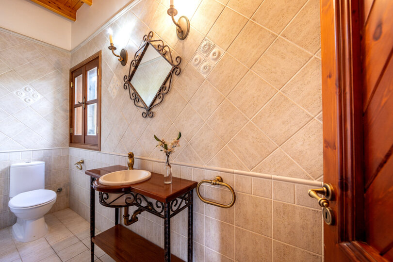 Die bezaubernde Villa mit 4 Schlafzimmern in Pedoulas, 1005
