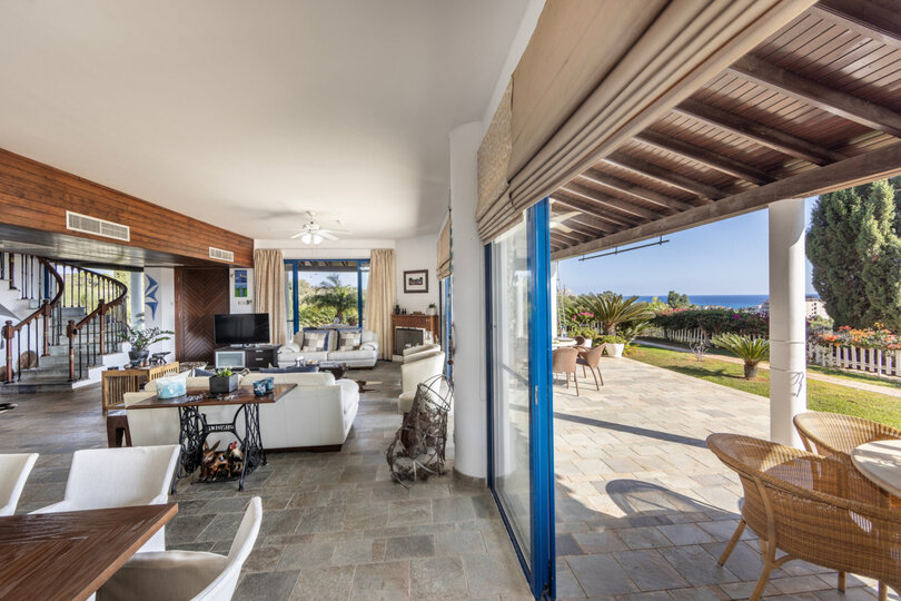 Moderne 4-Schlafzimmer-Villa Oasis in Ayia Napa, 1396