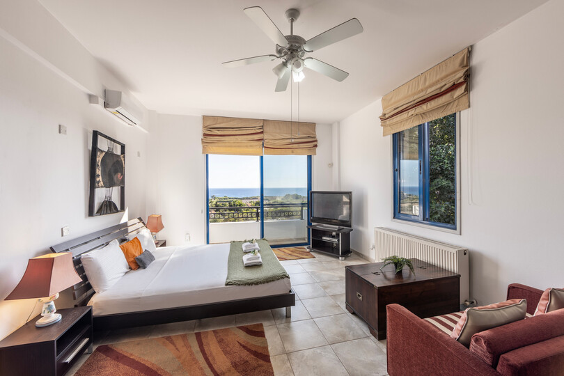 Moderne 4-Schlafzimmer-Villa Oasis in Ayia Napa, 1396