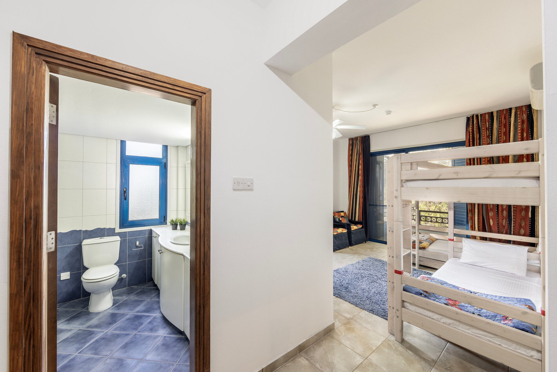 Moderne 4-Schlafzimmer-Villa Oasis in Ayia Napa, 1396