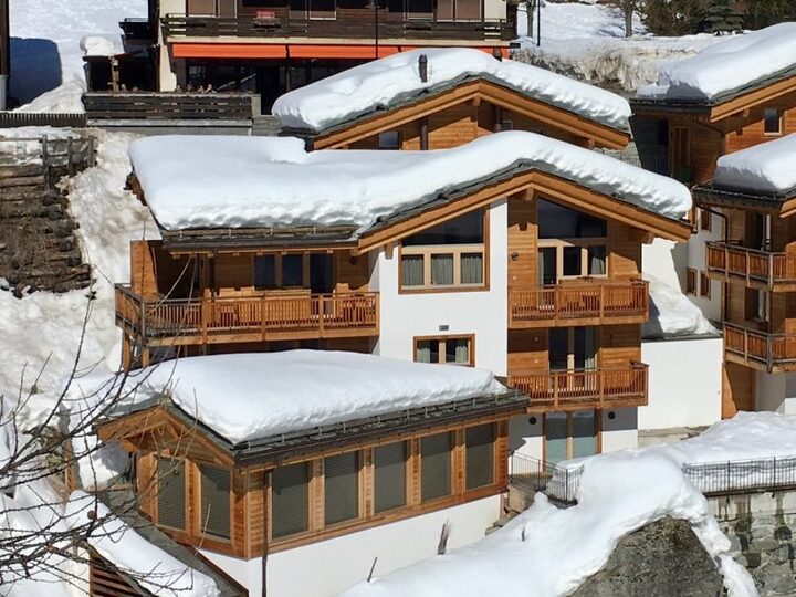 Ein luxuriöser Alpenurlaub 1203