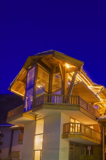 Erhabene Eleganz mit Blick auf das Matterhorn, Wallis Chalet 1012