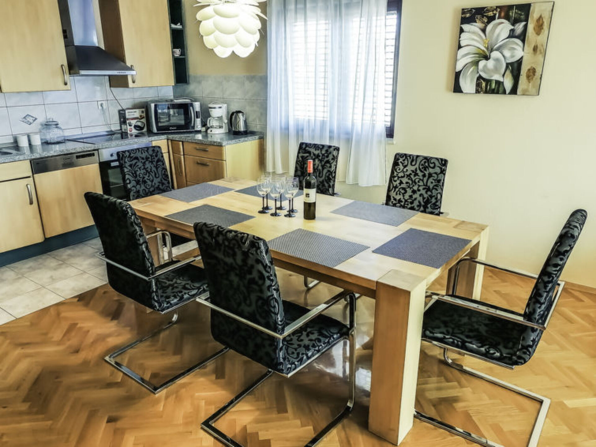 Kitchen / Dining Room
