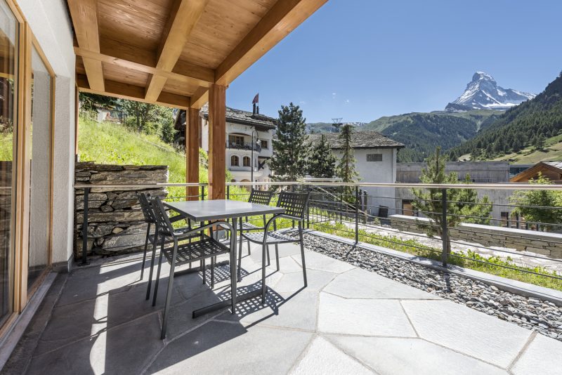 Ein ruhiger Rückzugsort im Garten unter dem Matterhorn 1019