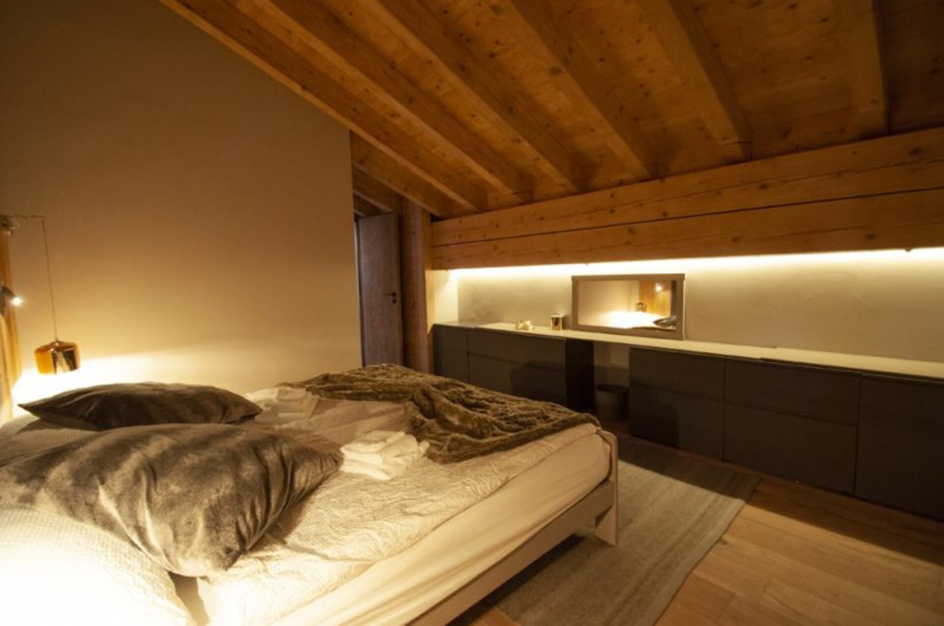Alpine Eleganz mit Matterhornblick, Walliser Chalet 1022