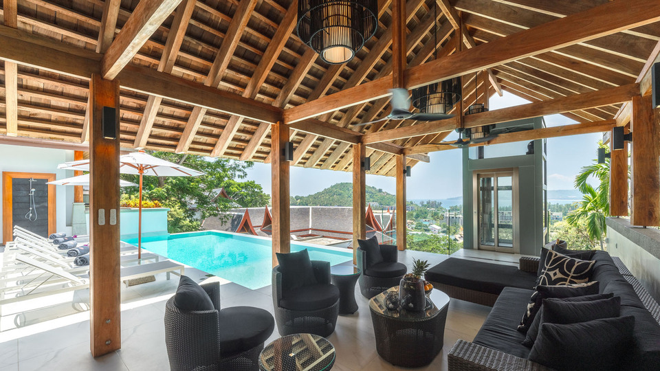 Sea View Zenith - Breezy open living spaces