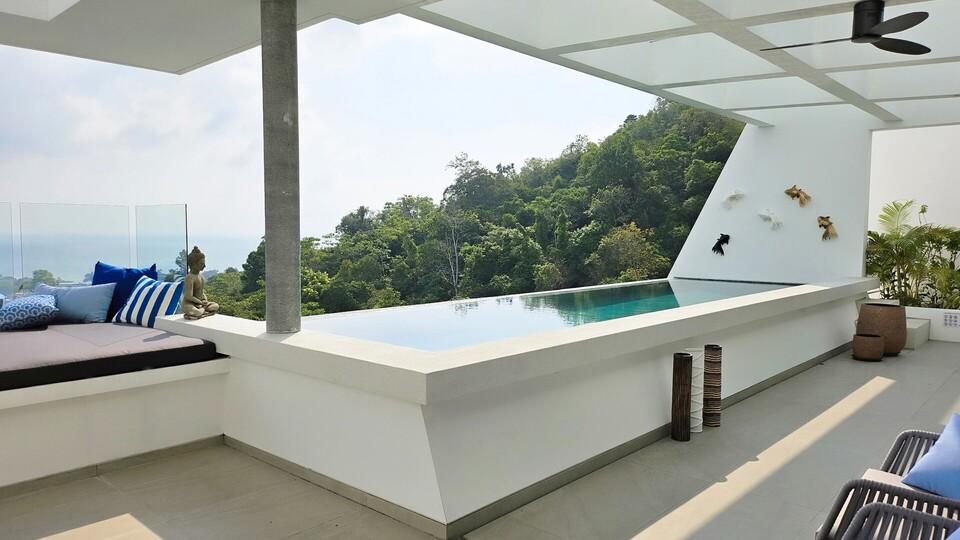 Golden Lotus - The Tranquil Villa - Cool terrace and pool area