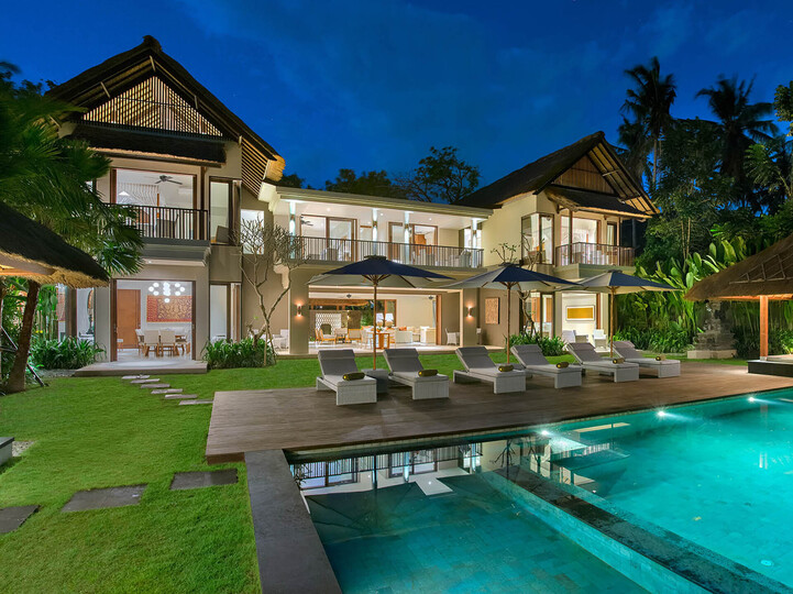 5 Star Seseh Beach Villas – Absolute Beachfront Luxury, Seseh-Tanah Lot, Indonesia