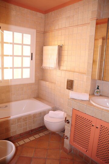 Entspannender Kurzurlaub auf den Kanarischen Inseln – Villa mit 5 Schlafzimmern, Canarias Villa 1046