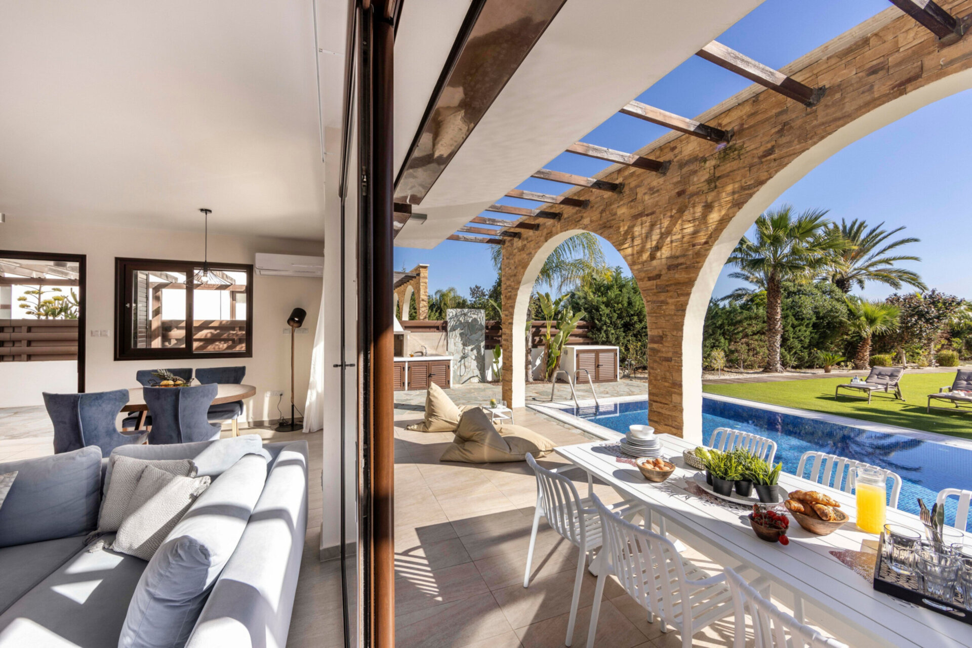 5-Sterne-Villa Ayia Napa Ionion Seafront – Luxuriöser Strandurlaub