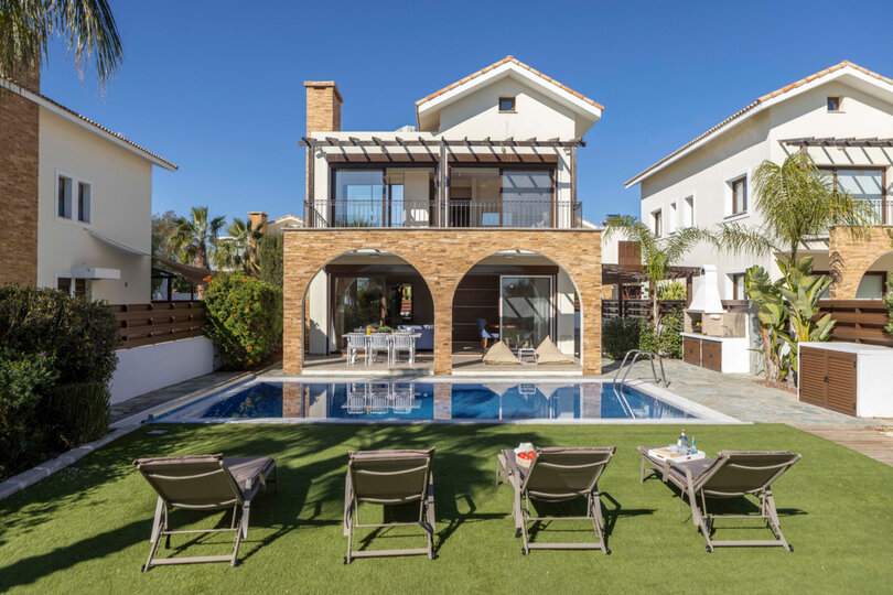 5-Sterne-Villa Ayia Napa Ionion Seafront – Luxuriöser Strandurlaub
