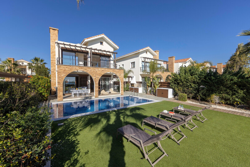 5-Sterne-Villa Ayia Napa Ionion Seafront – Luxuriöser Strandurlaub