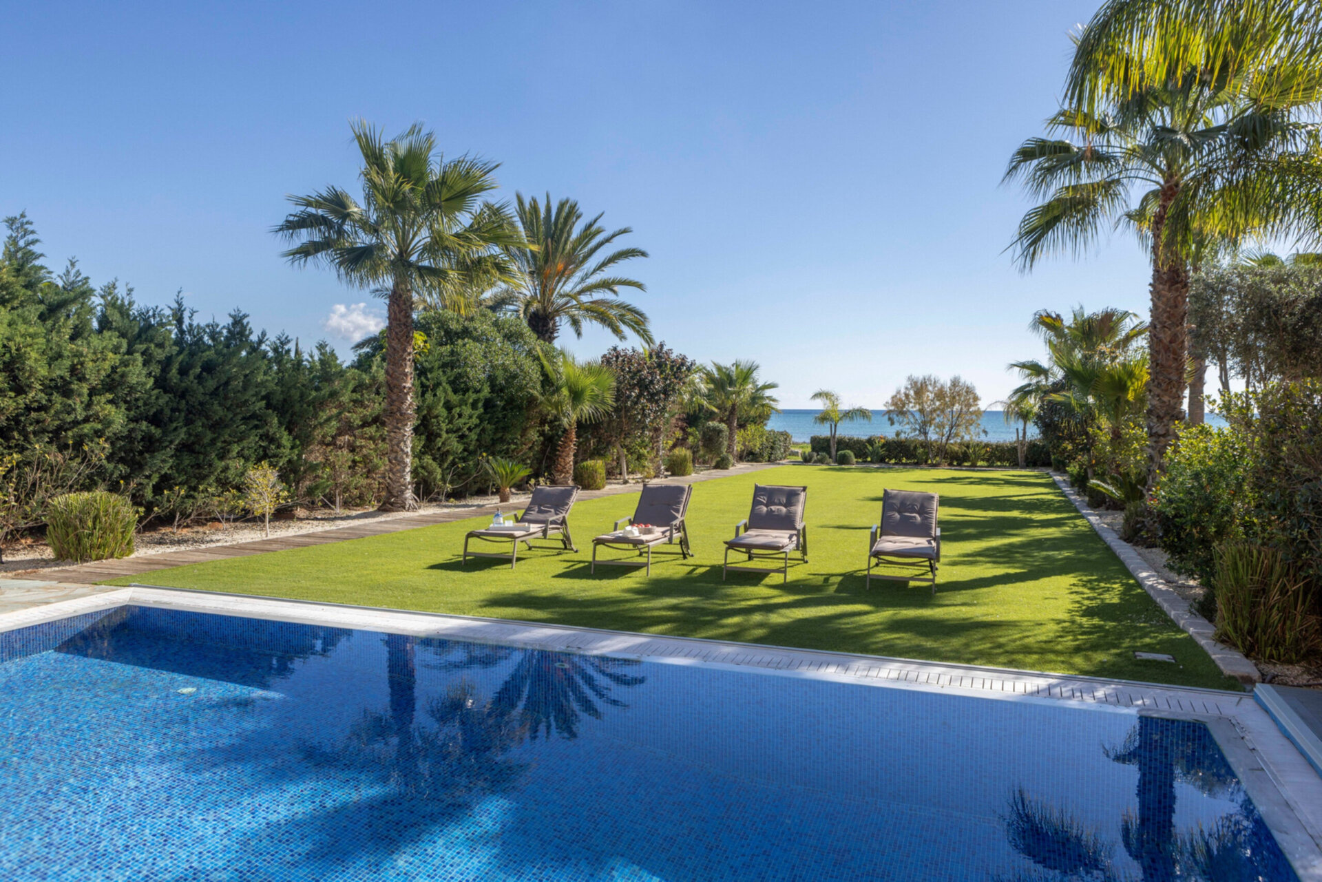 5-Sterne-Villa Ayia Napa Ionion Seafront – Luxuriöser Strandurlaub